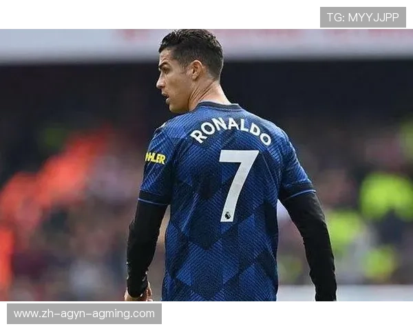 英超球员自拍裸照事件曝光引发职业操守大讨论